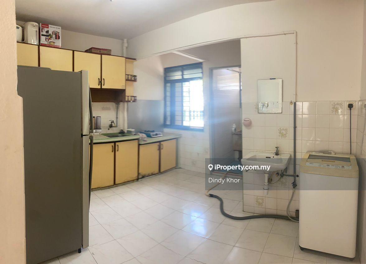 Taman lip sin Blk 1 / partially furnished