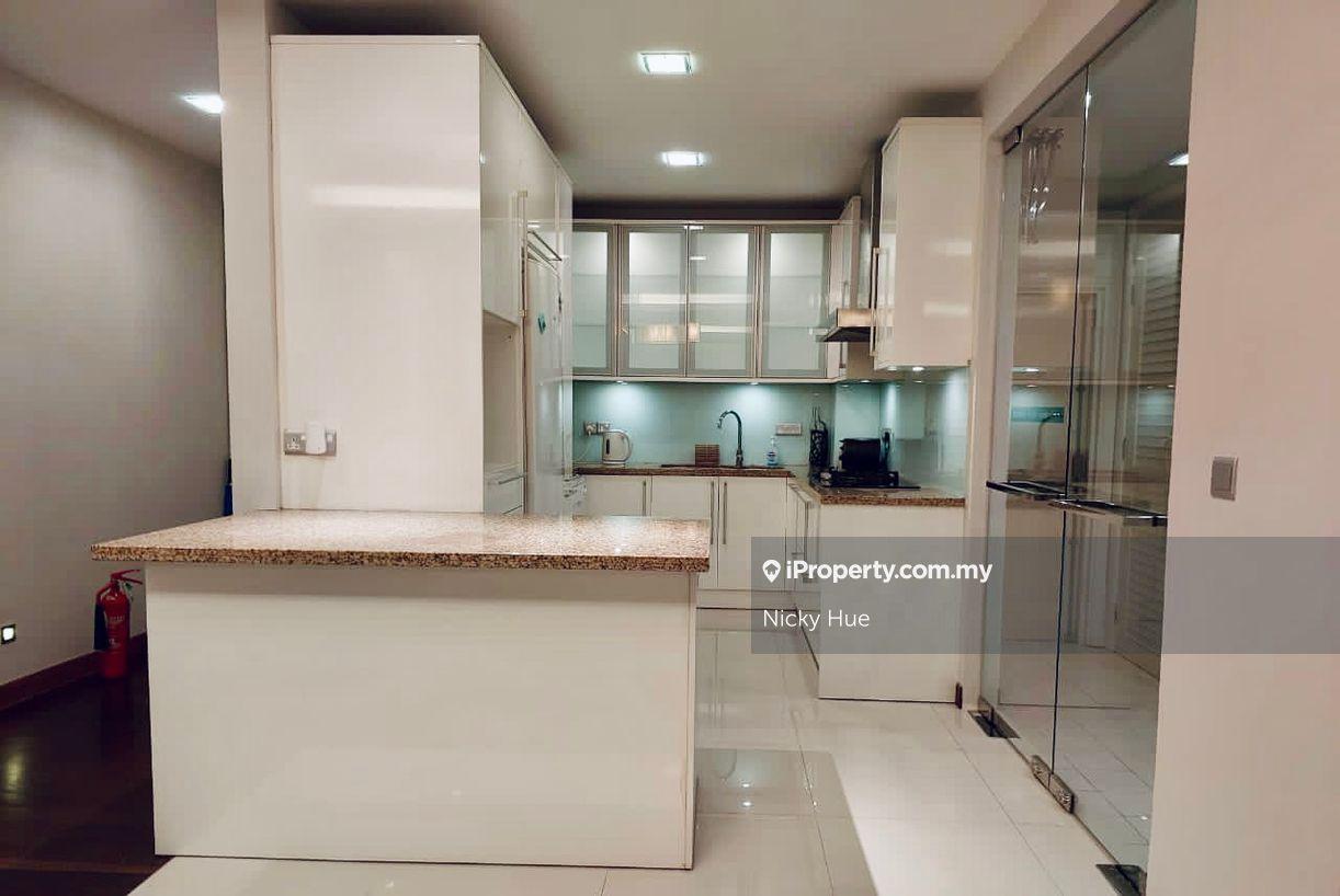 Renovated unit for sale @ Surian Condo, Mutiara Damansara, Selangor. 