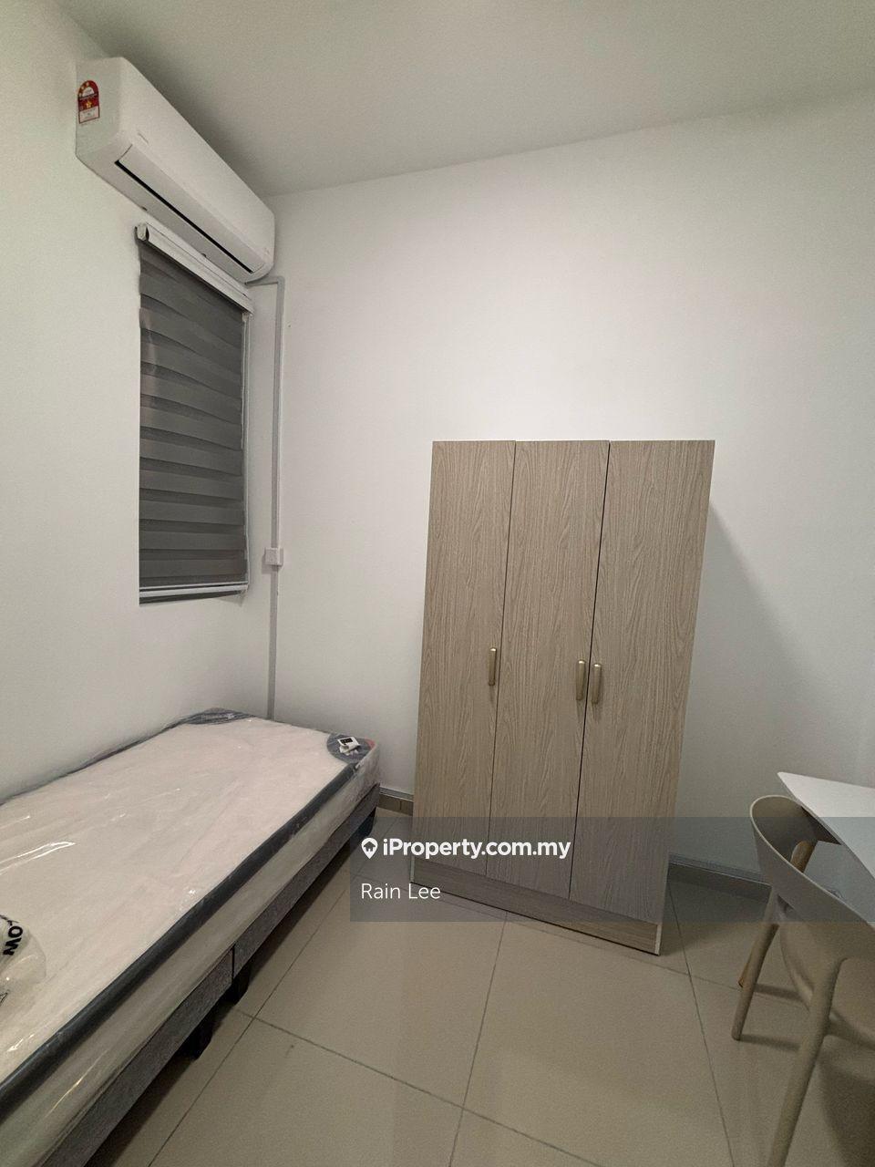 Nikka Room For Rent