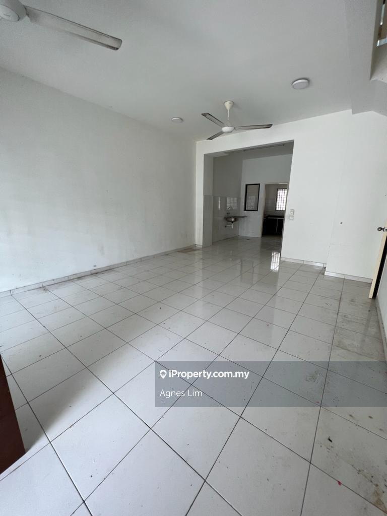 Terrace house for Sale
