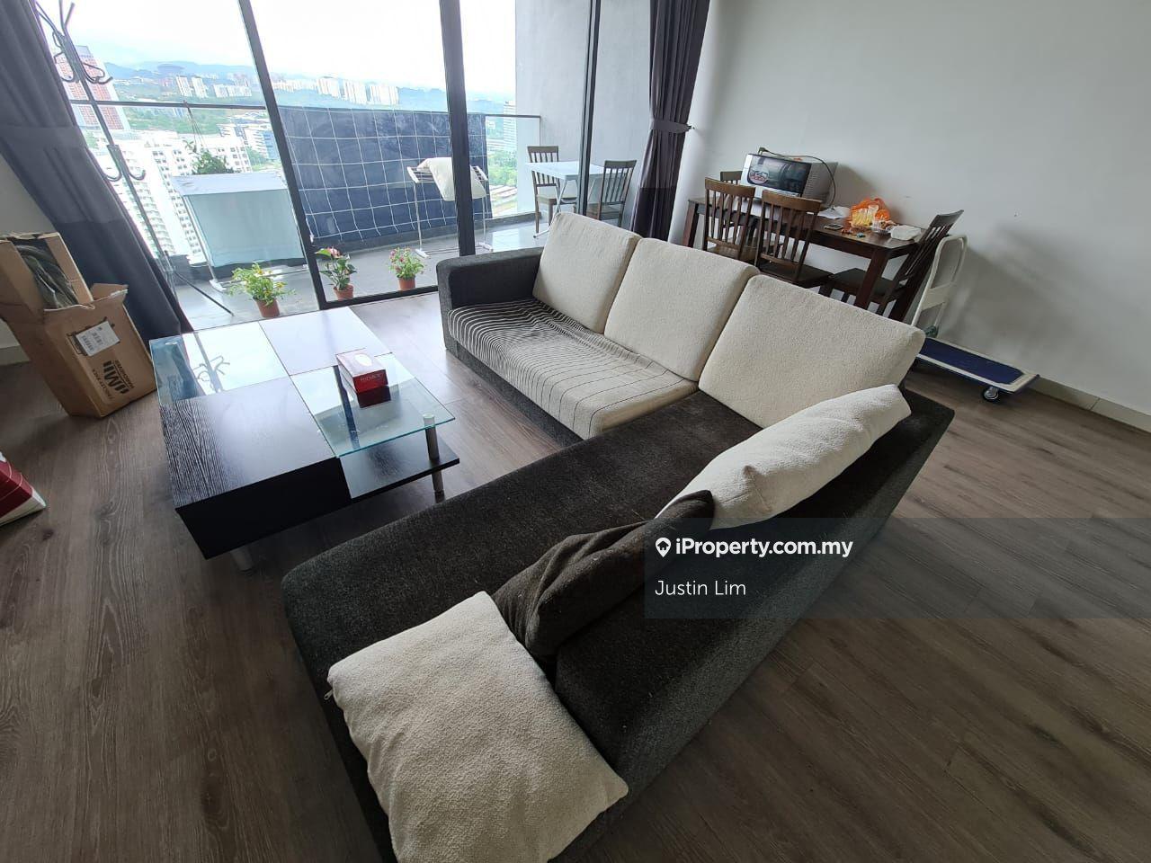 Cyberjaya Cristal Serin high floor corner full furnish 3 carparks