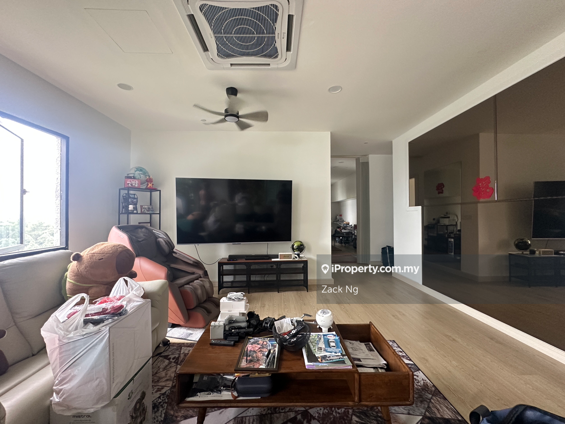 Penthouse Living with a Rare Panormic View