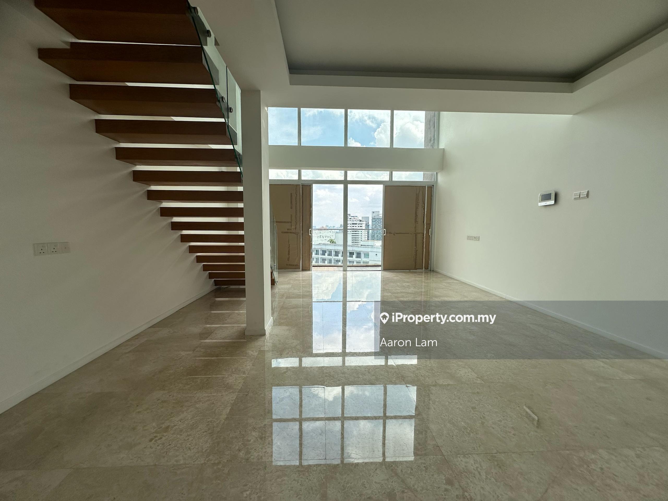Stylish Duplex Unit at The Manhattan Brand New