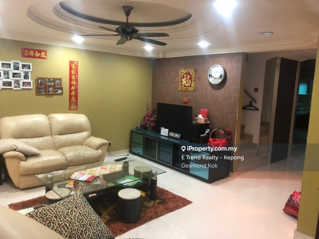 Terrace house for Sale