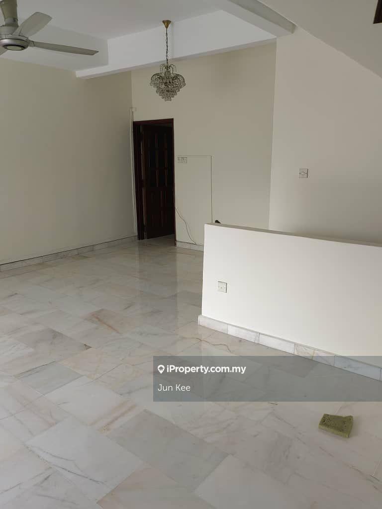 2.5 Storey Terrace @ Seputeh For Sale