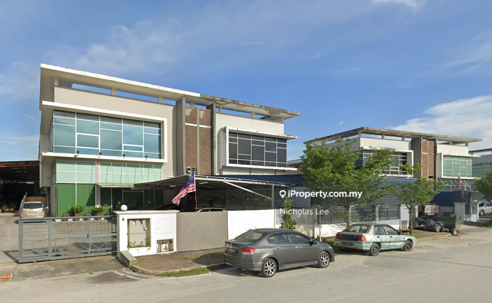 3 Storey Semi Detached Factory @ Bandar Rinching