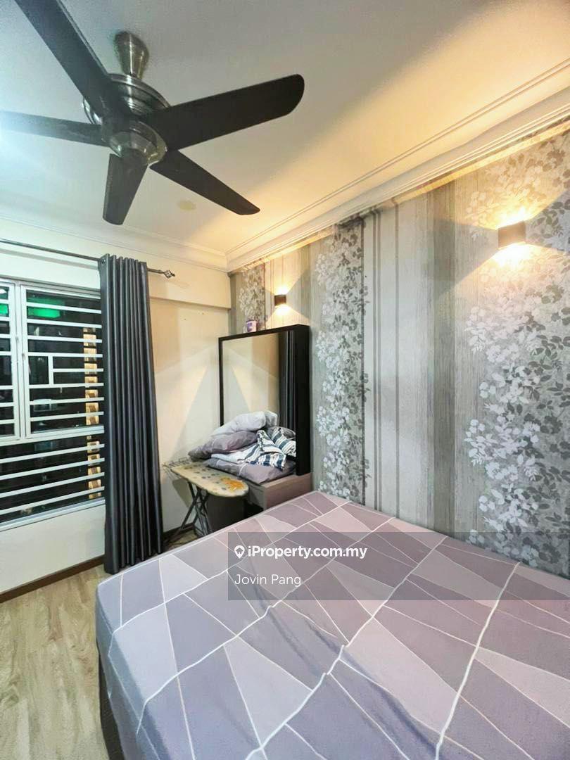 Bayan lepas fully furnished available now for rent