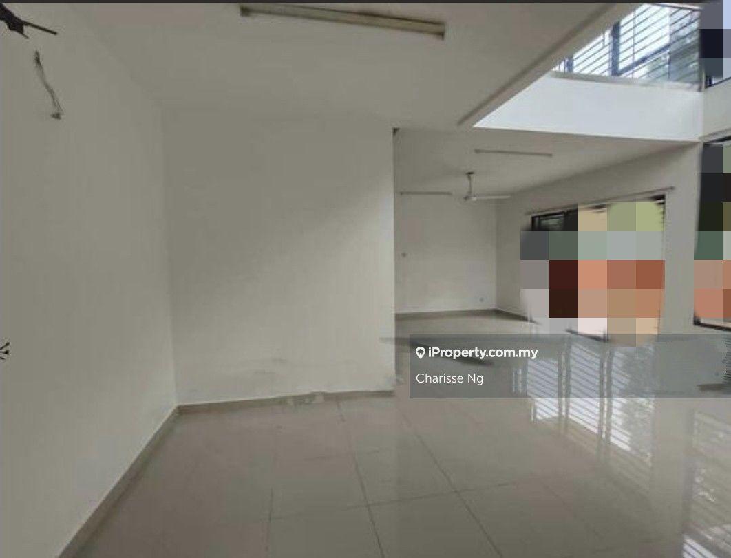 3 Storey Corner Bandar Mahkota Cheras