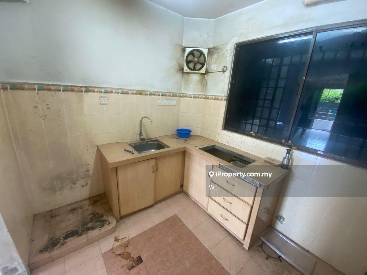 Have mozek flooring & kitchen cabinet, Done reno Juru Flat Mengkudu