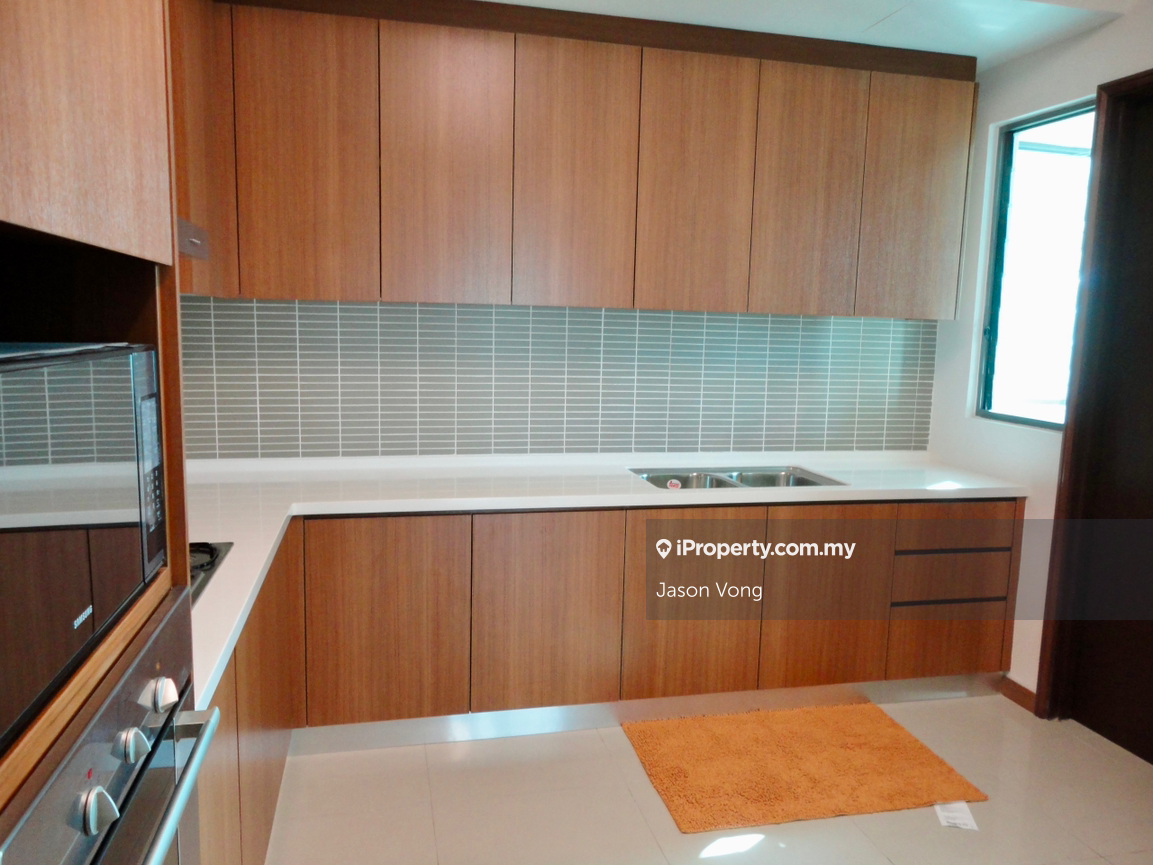 Saujana Specialist - actual photos, tip top condition.