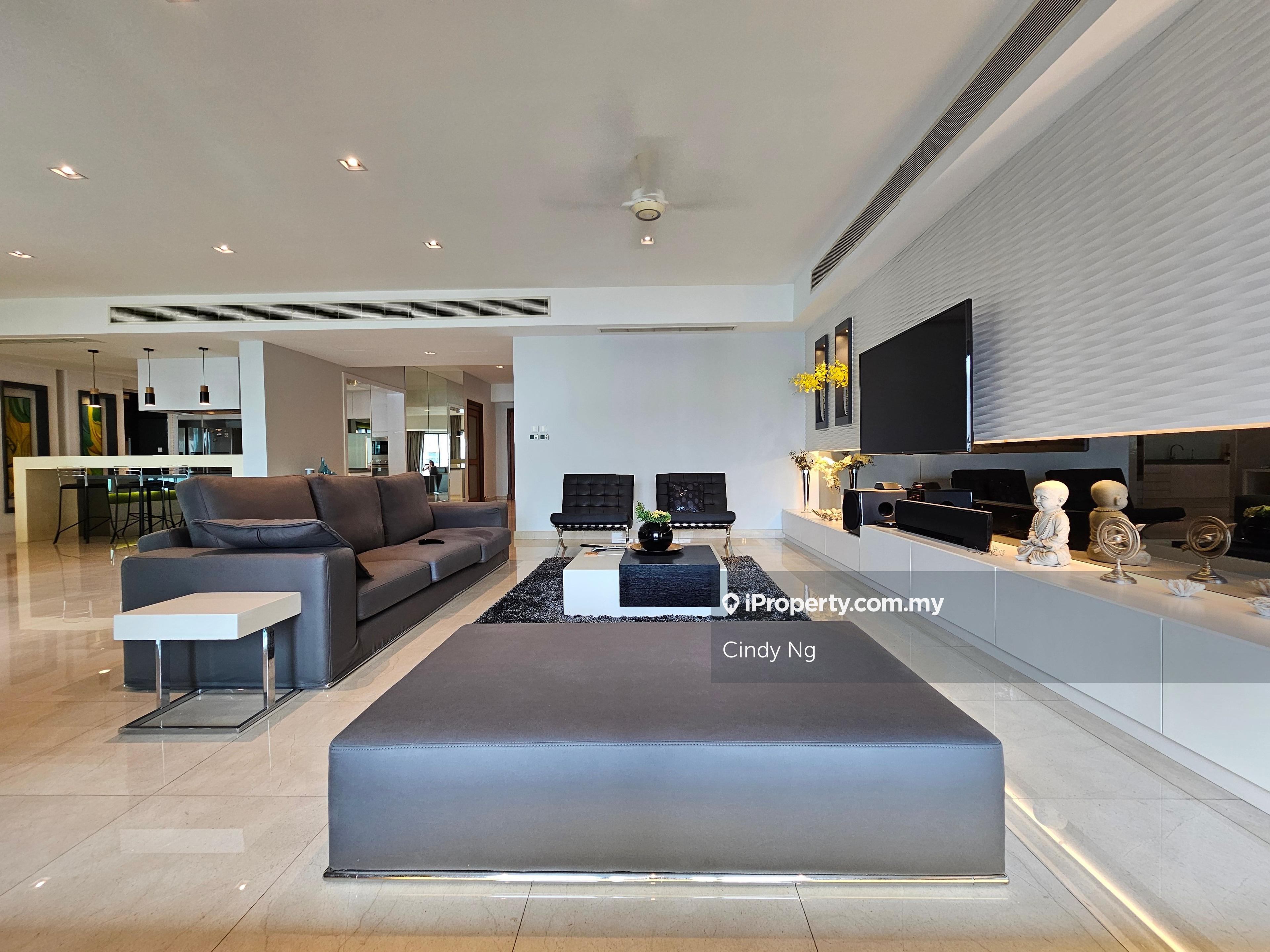 Exclusive, spacious, fully furnished, rare excellent condition unit!