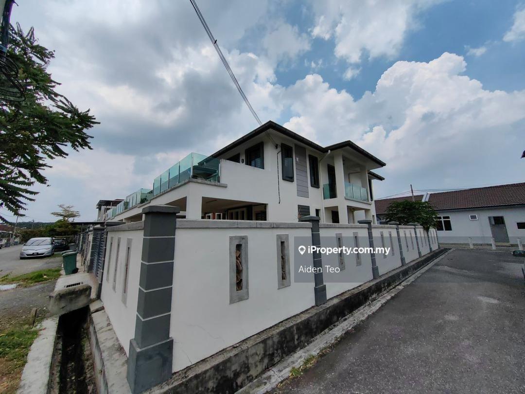 Durian Tunggal Desa Idaman Double Storey Semi D Freehold Renovation