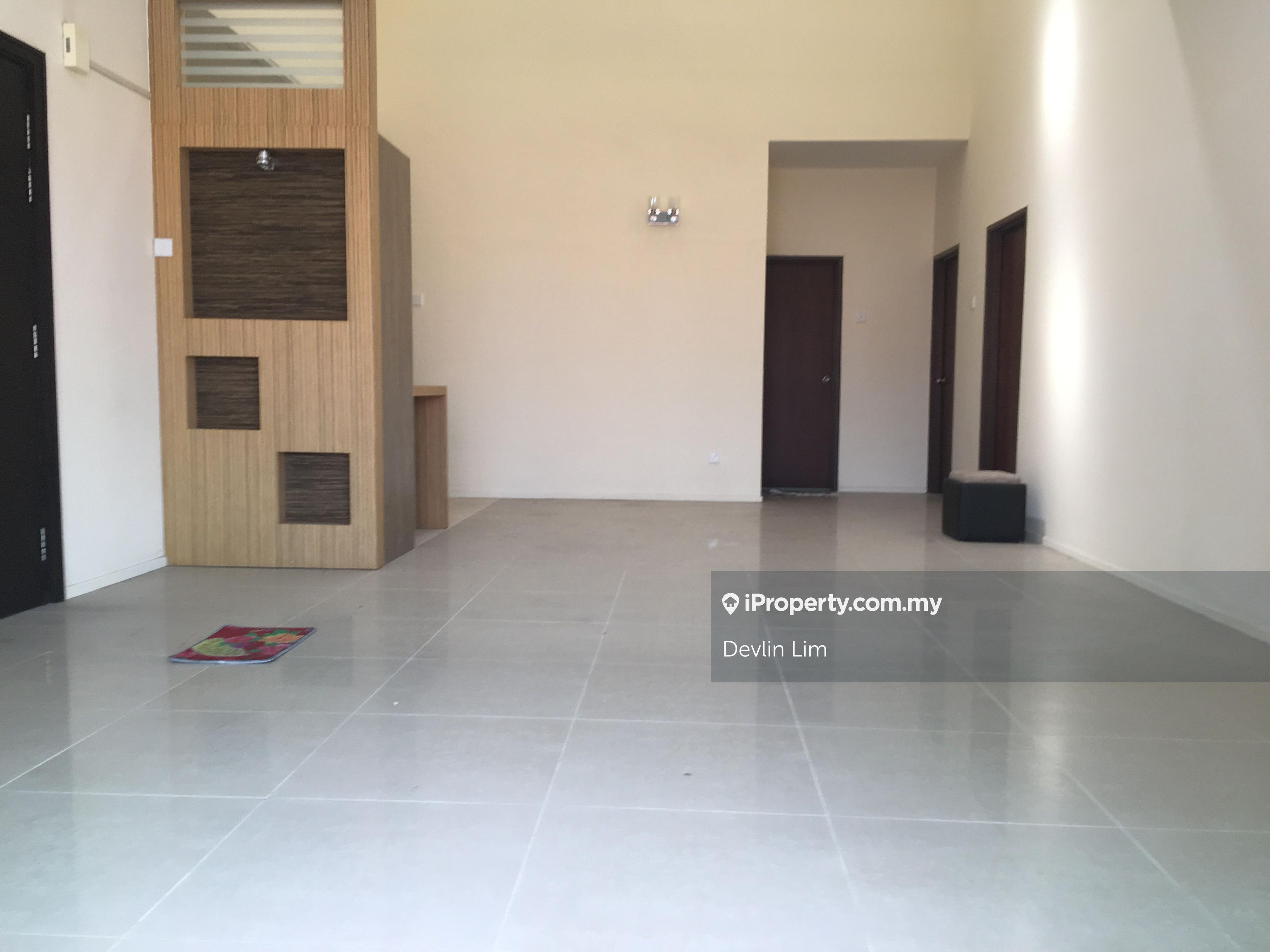 Best Buy ! Townhouse Type ; Gated & Guarded With Facilities