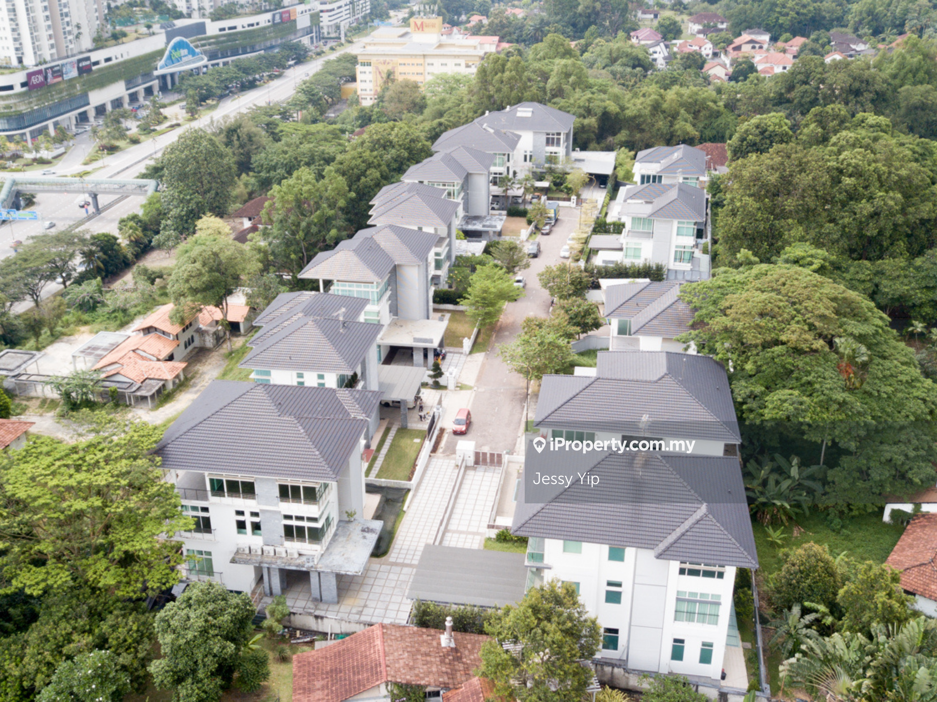 4 storey Bungalow with pool below market price - Brand New