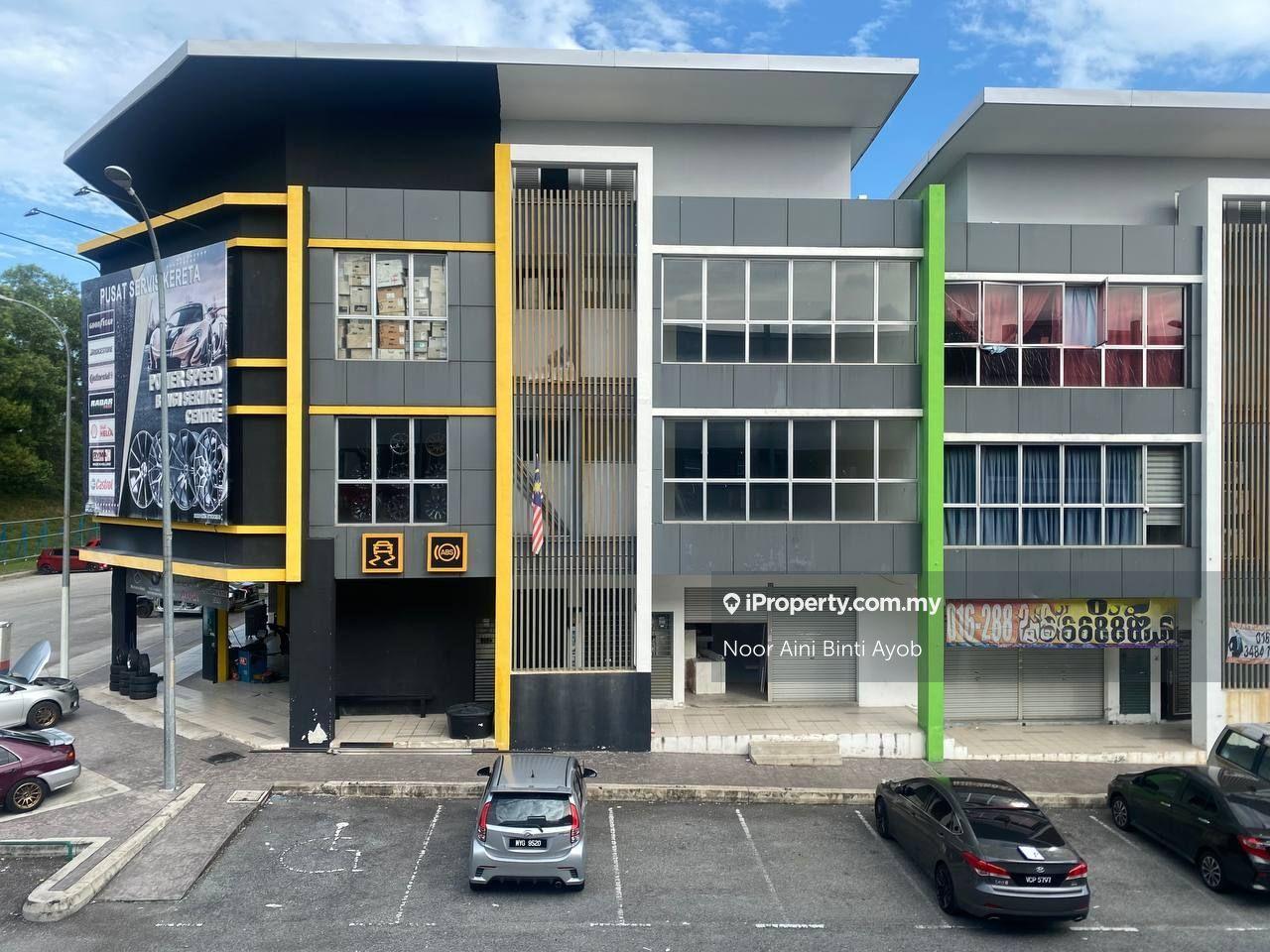 Kubica Square Bandar Puteri Bangi 3 Storey Shoplot