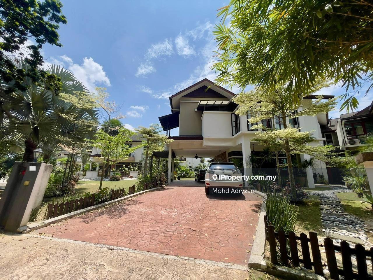 Facing Open - End Lot - Double Storey Semi D D Puncak