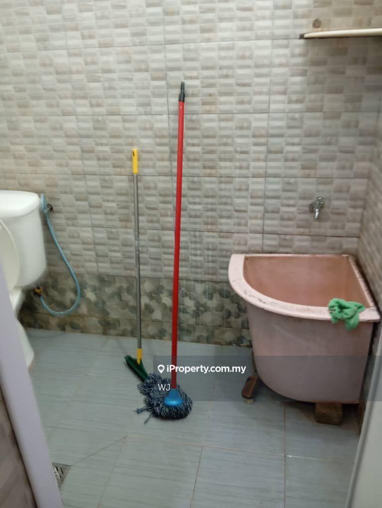 Have kitchen cabinet & mozek, flat desa damai, near to bandar perda