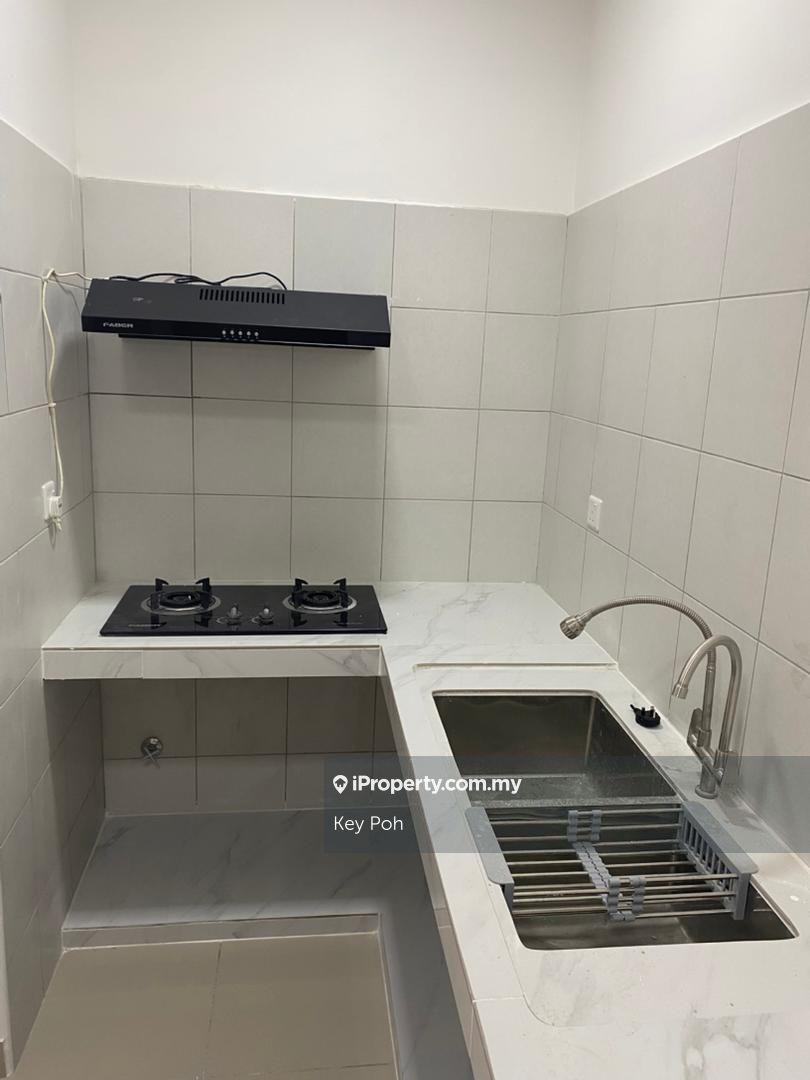 Brand new unit, nice view, view to believe 