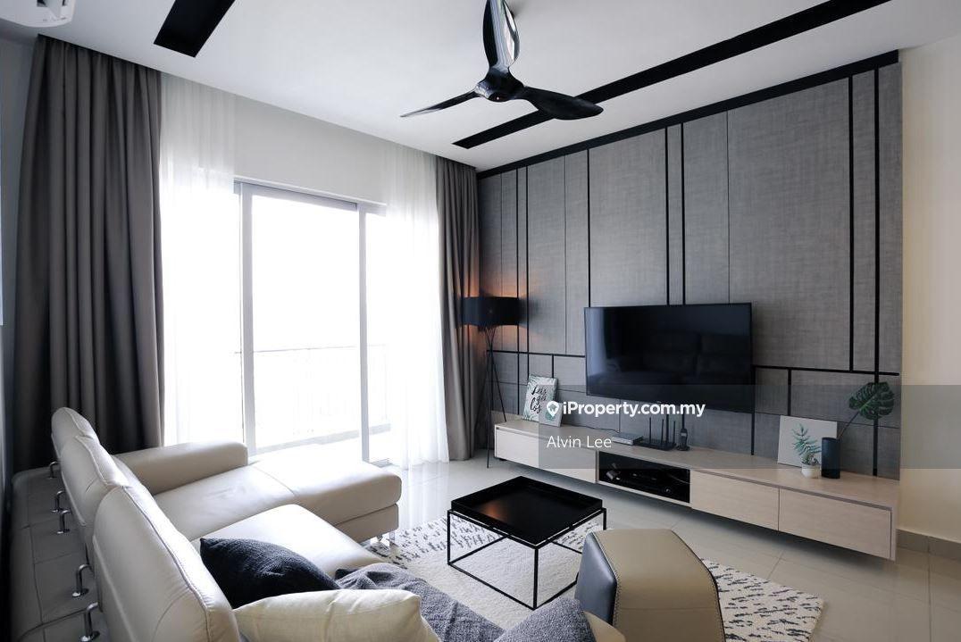 Walkable to LRT & Pavilion2 / Recreation Park View / Free Furnished