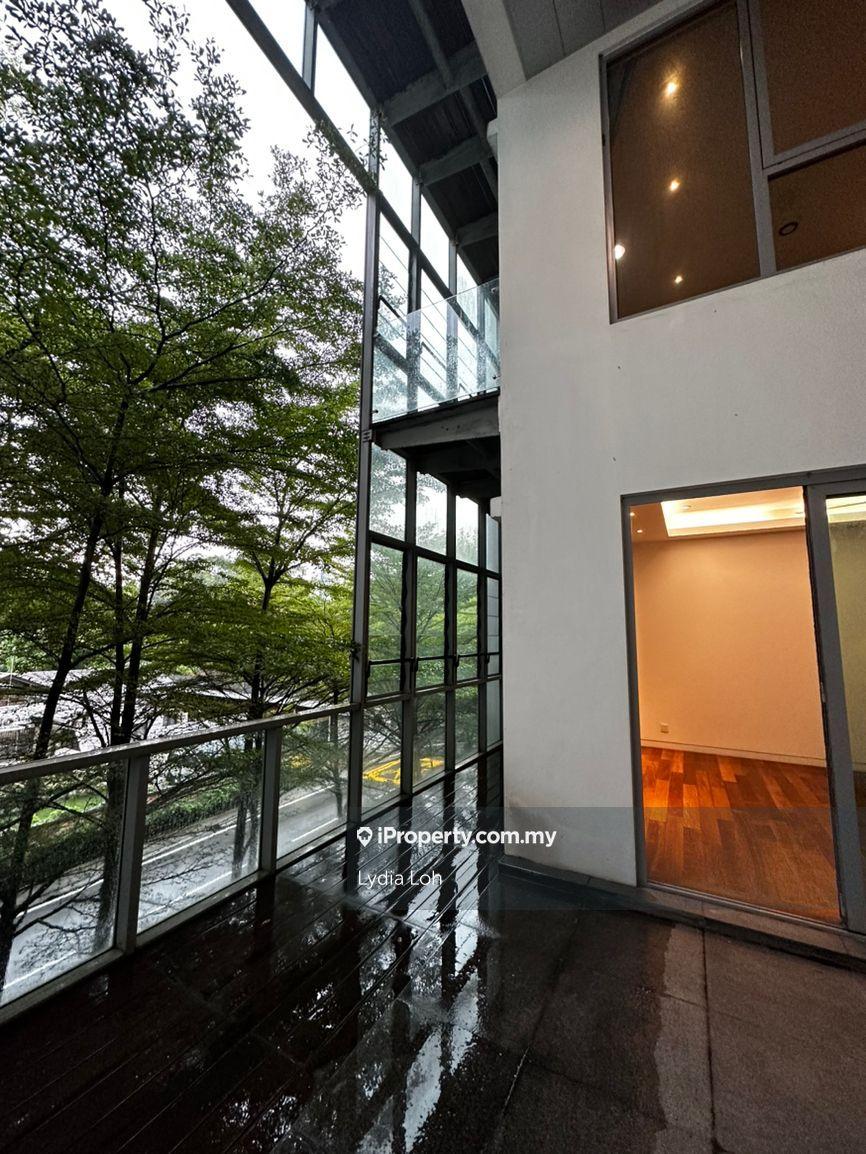 Duplex Town Villa, Well Maintained, Walking distance to Iskl
