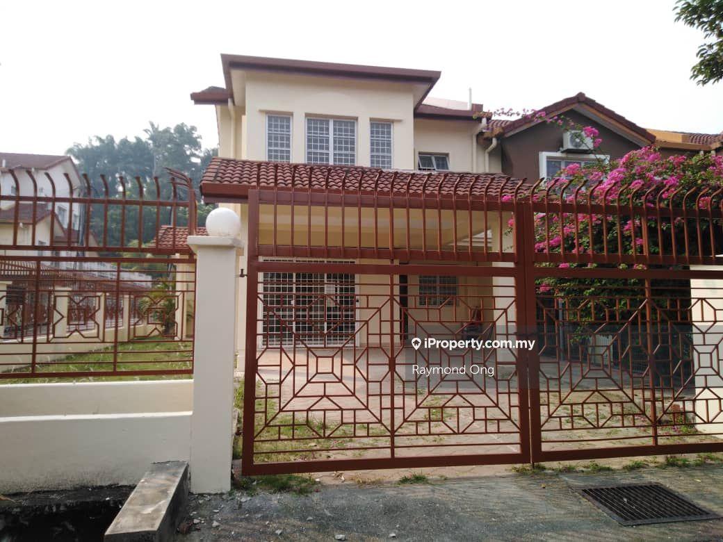 End lot with land Opposite Playground