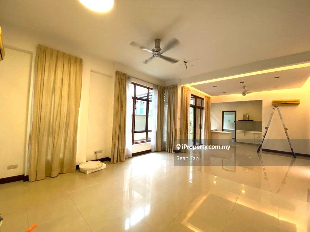 Semi-D house for Rent