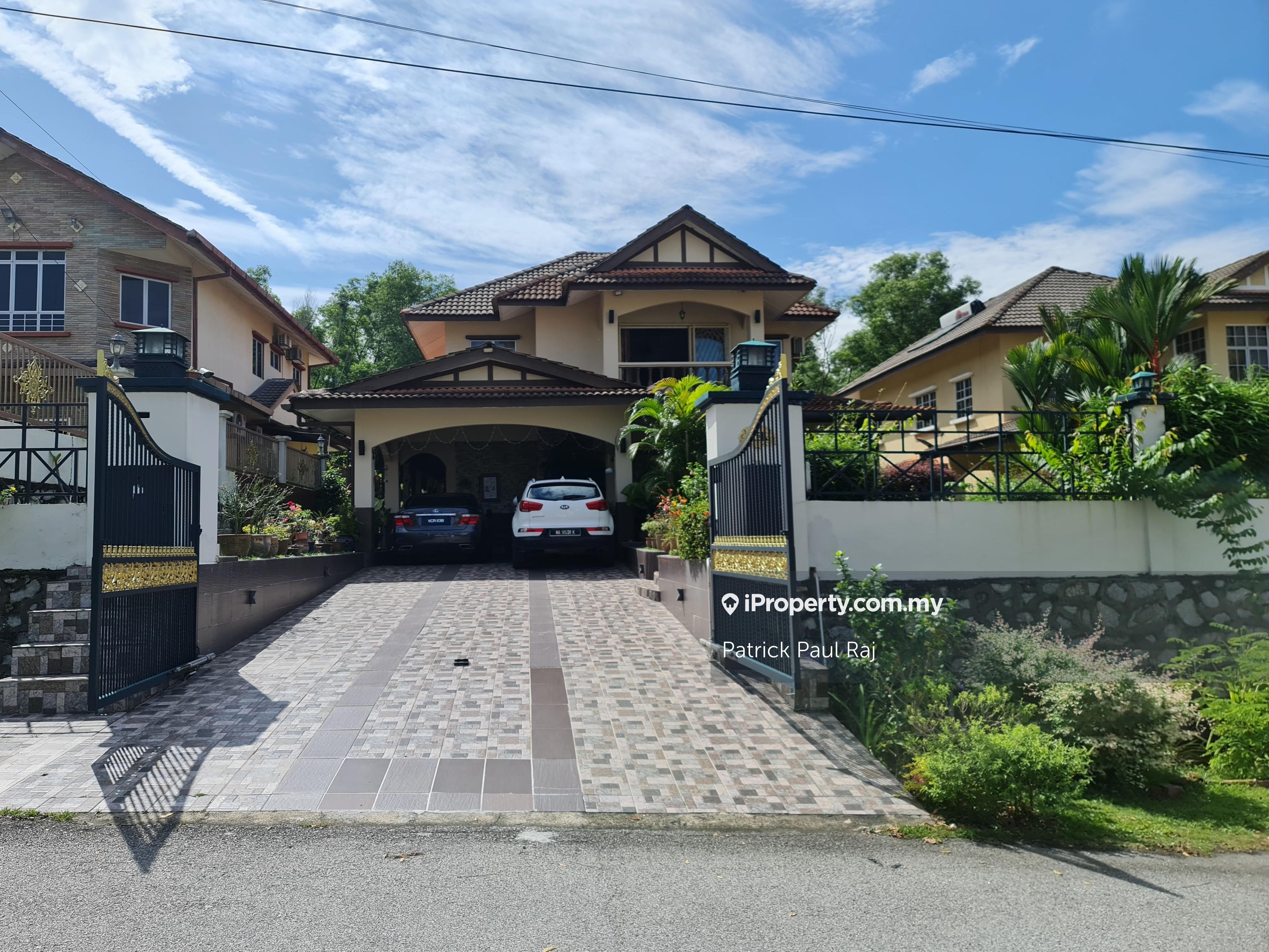 Beautiful Bungalow, renovated, nice and spacious. Motivated seller