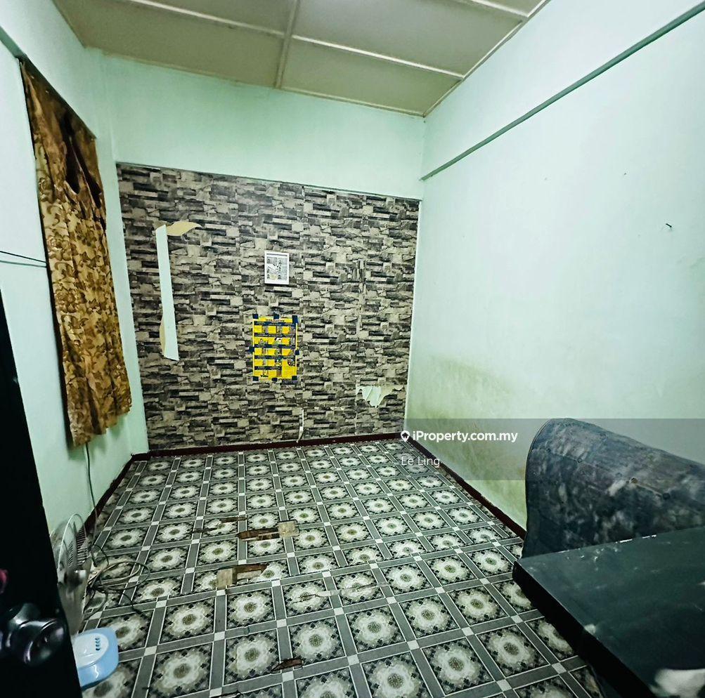 Sri dahlia apartment bandar puteri puchong for sale dijual,130k only!