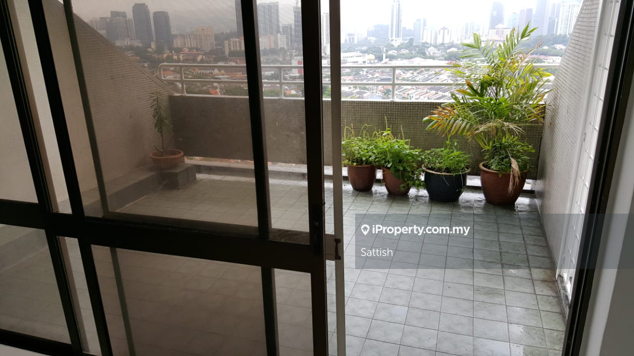 Renovated Unit For Rent on Low Floor with Big balcony
