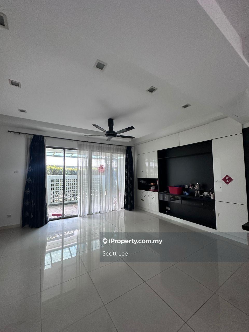 Senior Property Agent Specialising in Desa Parkcity more than 10 years