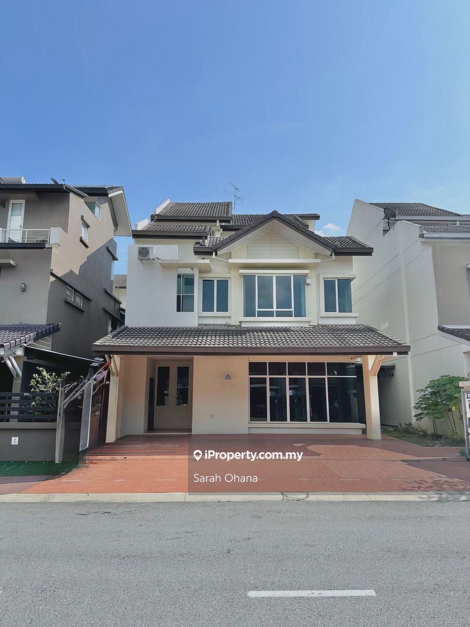 Spacious 3-Storey Bungalow at Kemuning Residence for Sale