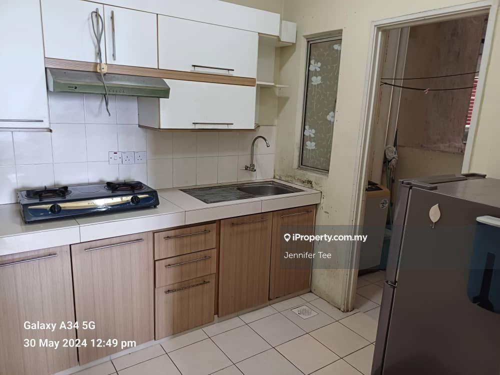 Walking distance to train station