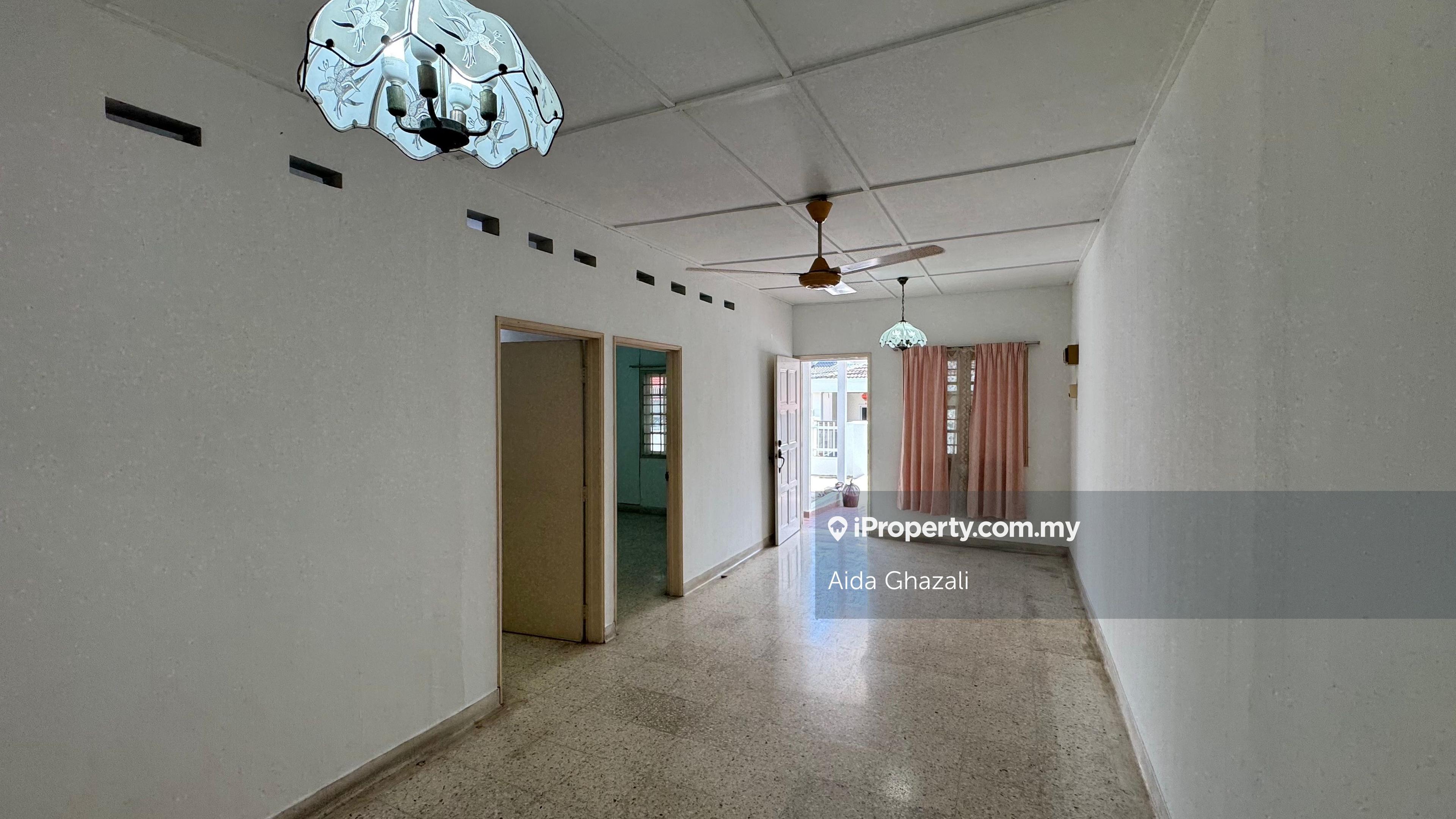 Sect 14 PJ Single Storey House For Sale
