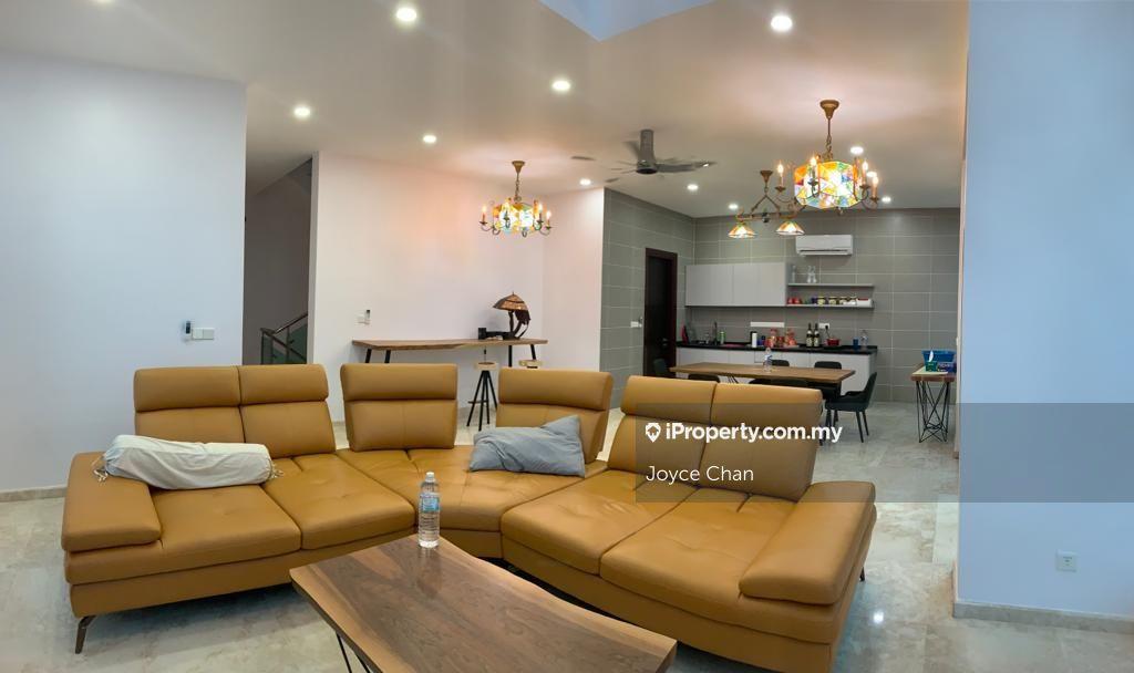 Semi-D house for Rent