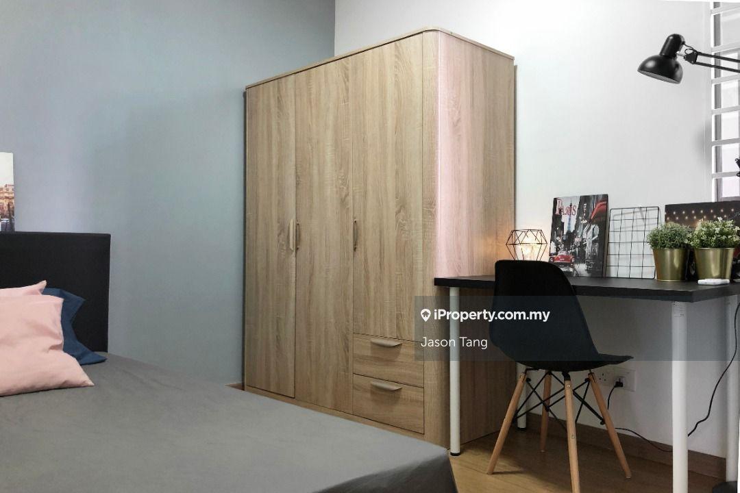 Single Bedroom for rent (Beside MRT)