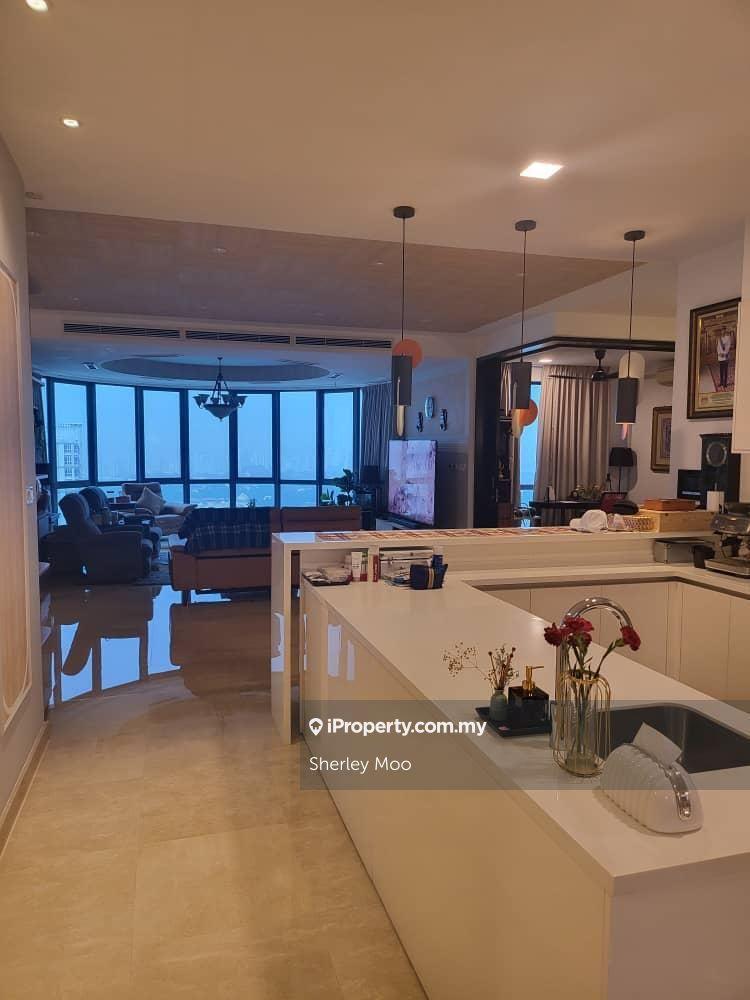 High Floor Luxury Unit for Sale