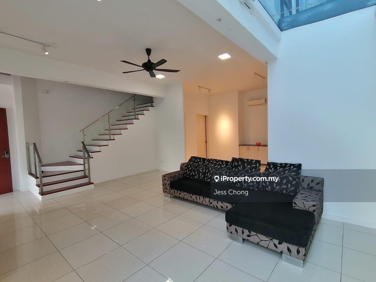 Superlink 3 storey house @ sierra 6 for Rent 
