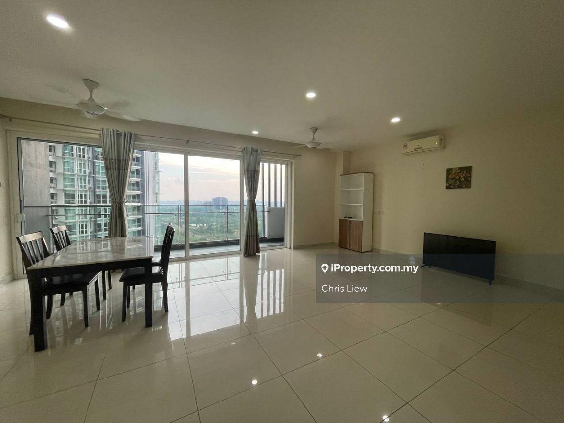Medini Signature large unit sells 20% below market price, Full Loan