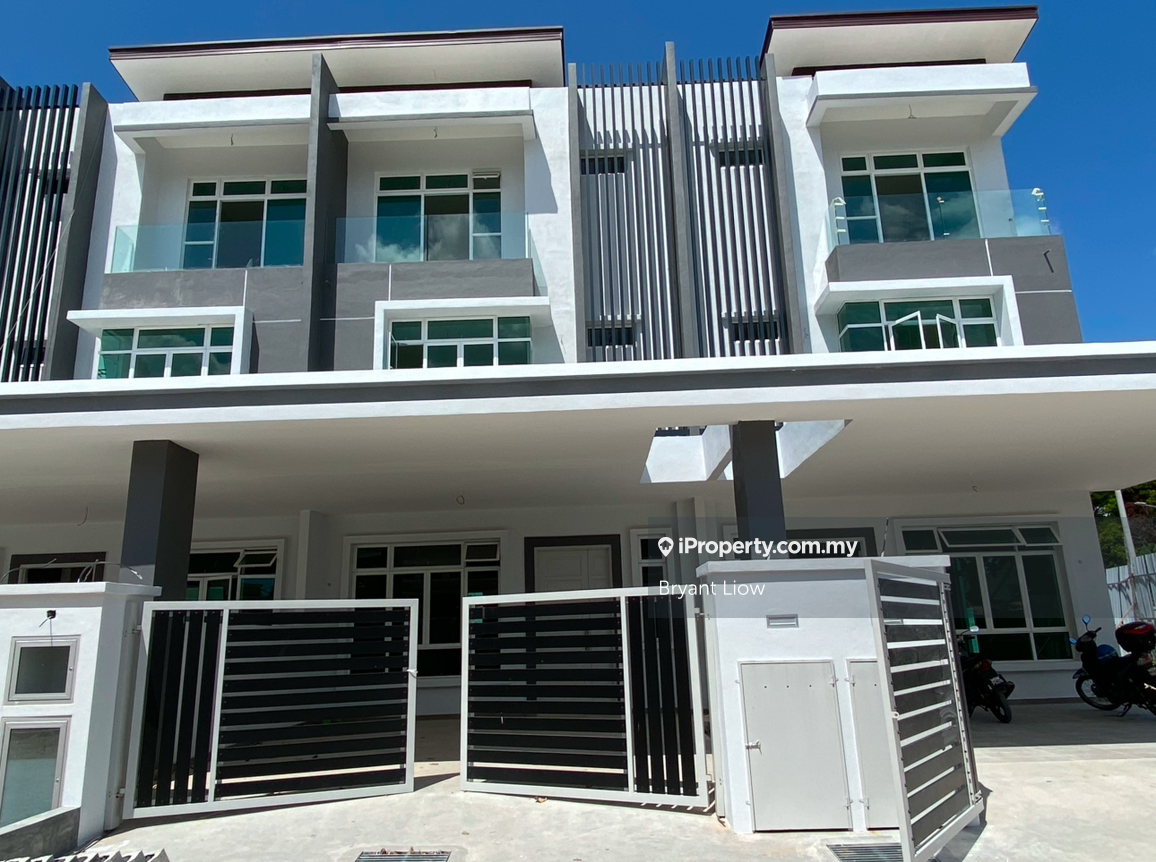 New House Freehold Taman Merak 2.5 Storey Melaka For Sell