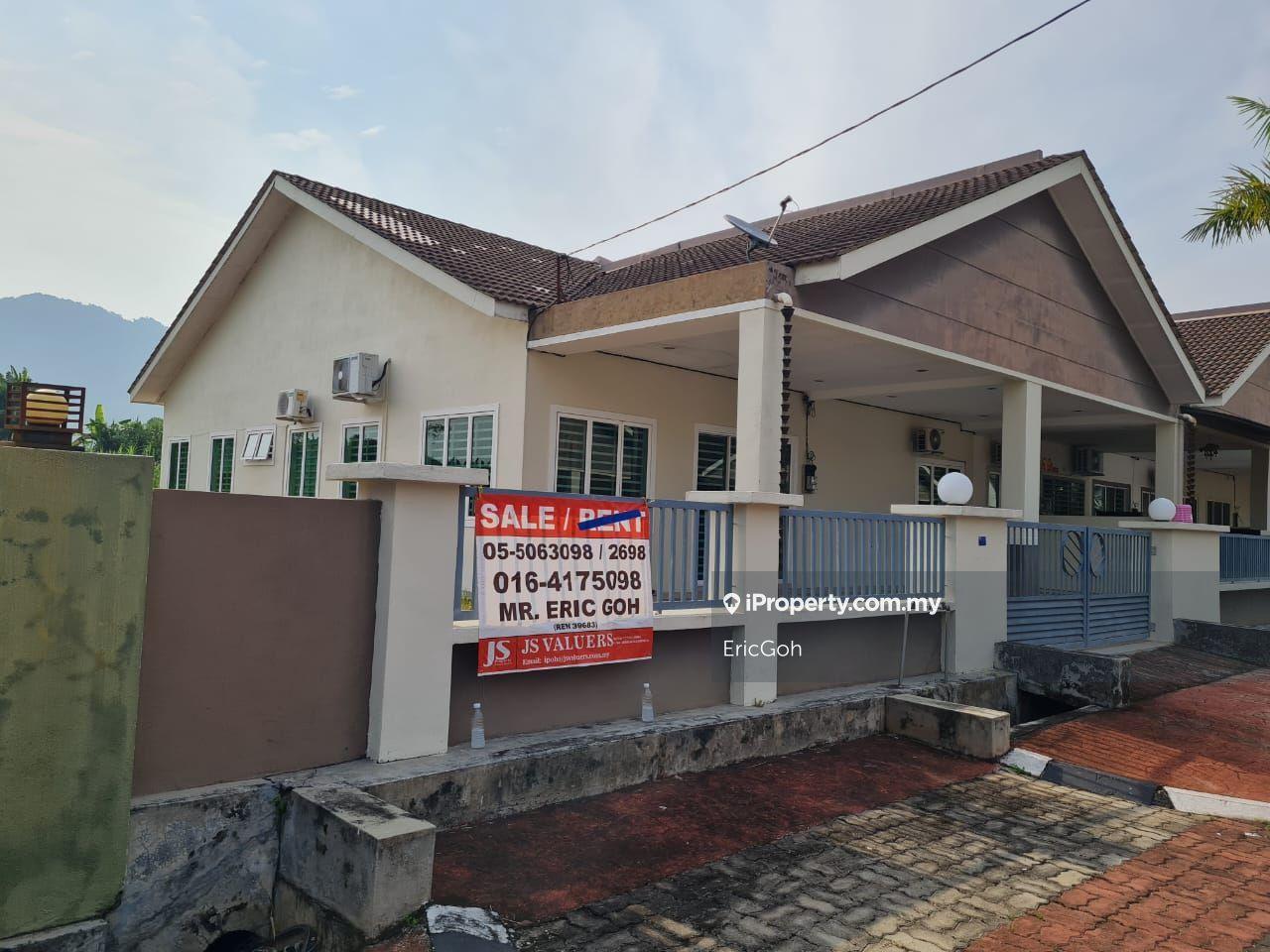 Single Storey Terrace Corner House in a Guarded Community - Le Greene