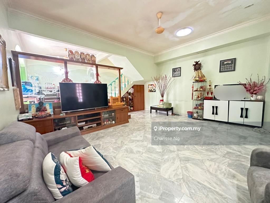2 Sty Corner Terrace @ Sl 6, Sungai Long Kitchen fully extended