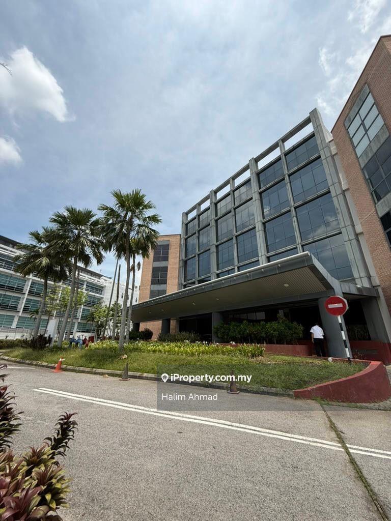 Cyber corner unit strategik location stand alone building