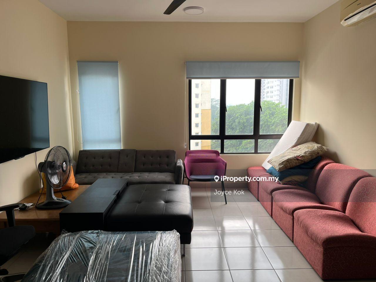 Fully furnished well kept with built ins
