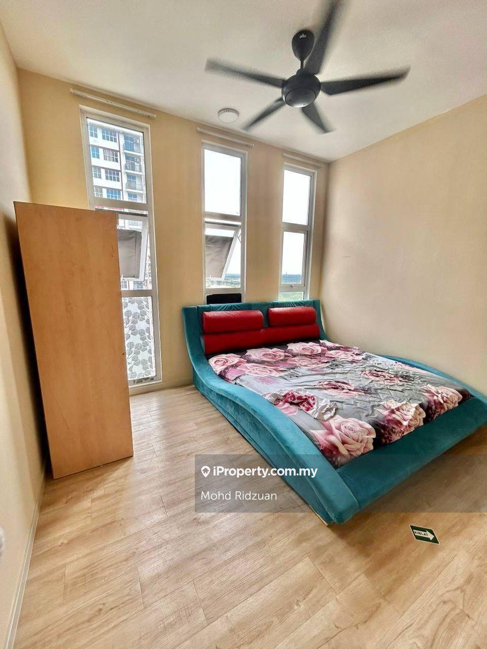 Fully Furnished Freehold Lakefront Homes Condo Cyberjaya For Sale