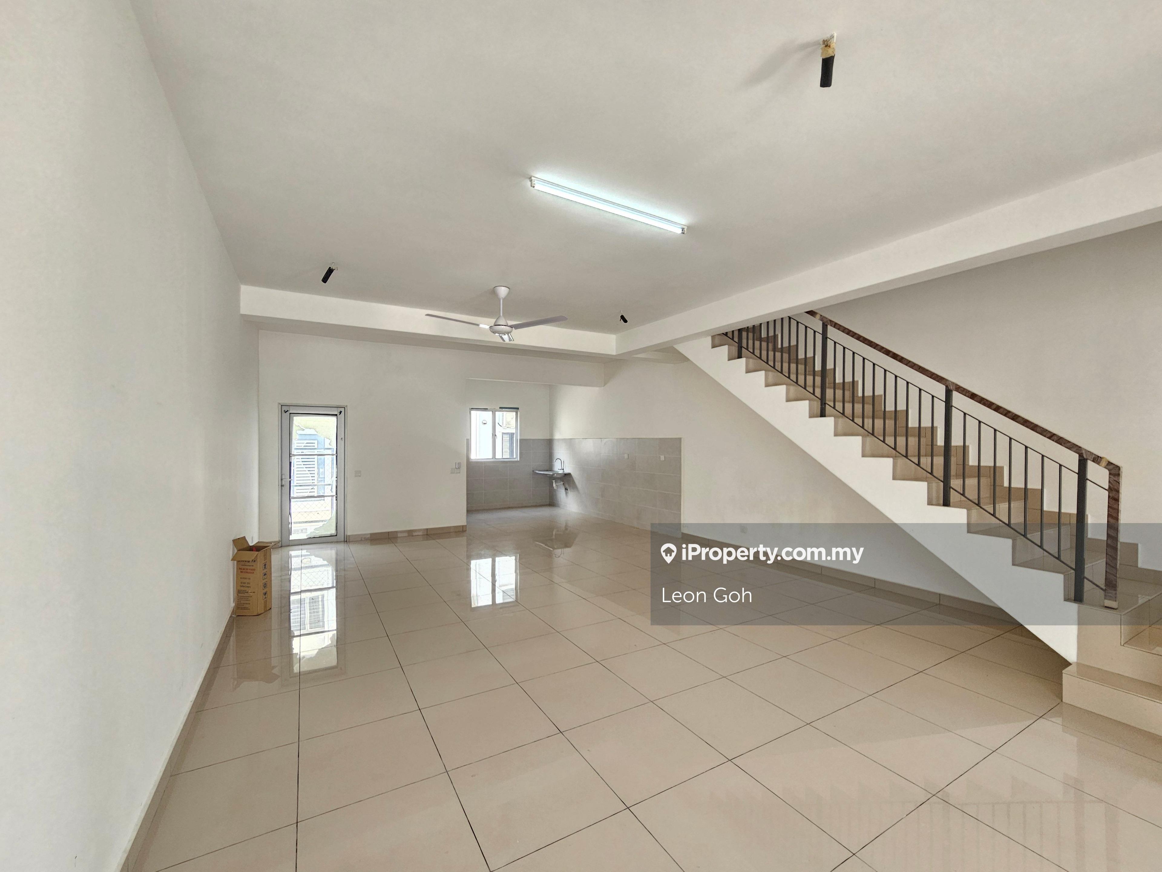 2 Storey Terrace Bandar Rimbayu For Rent