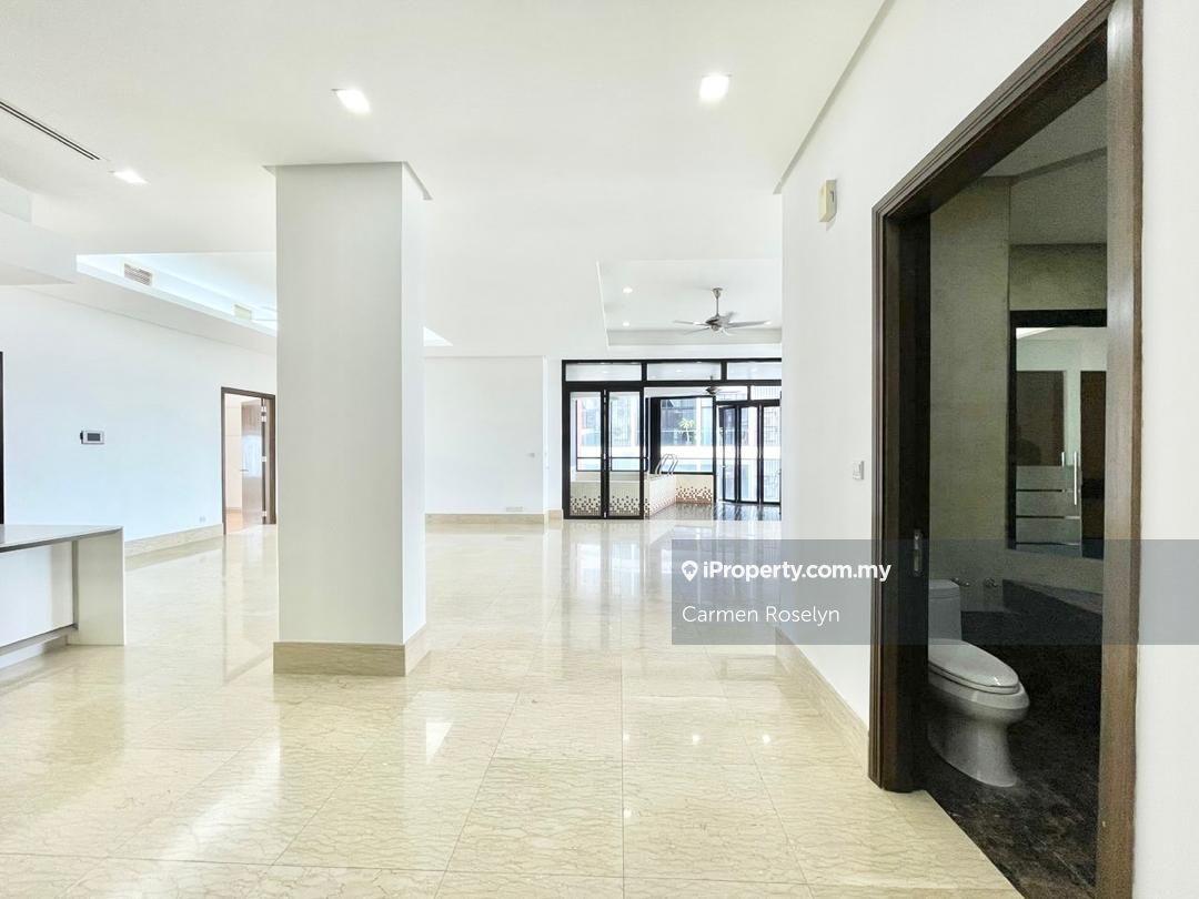 High floor unit