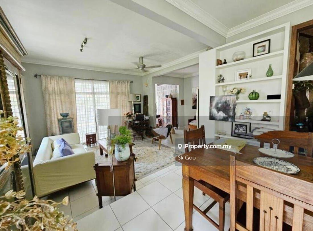 Good Deal Double Storey Semi D House at Taman Perling for Sales