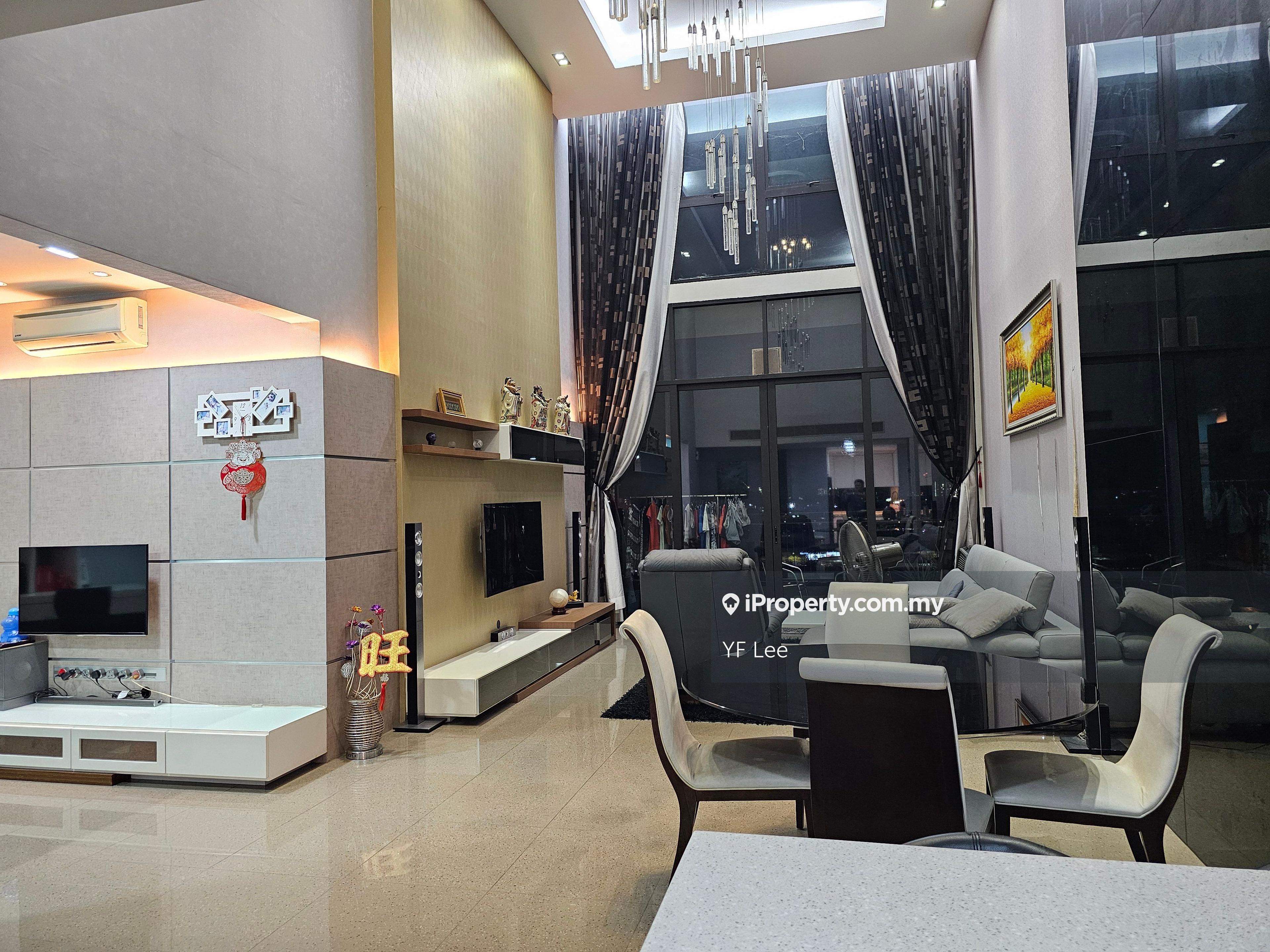 Azelia High Ceiling Unit Renovated Freehold Furnished