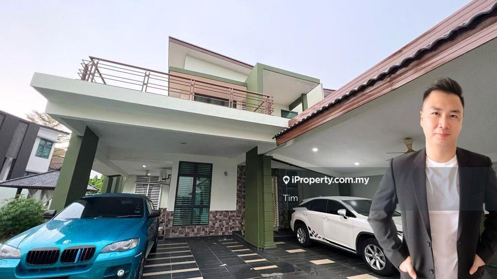 Renovated Corner Semi D Sell Under Value. Welcome to View & Discuss