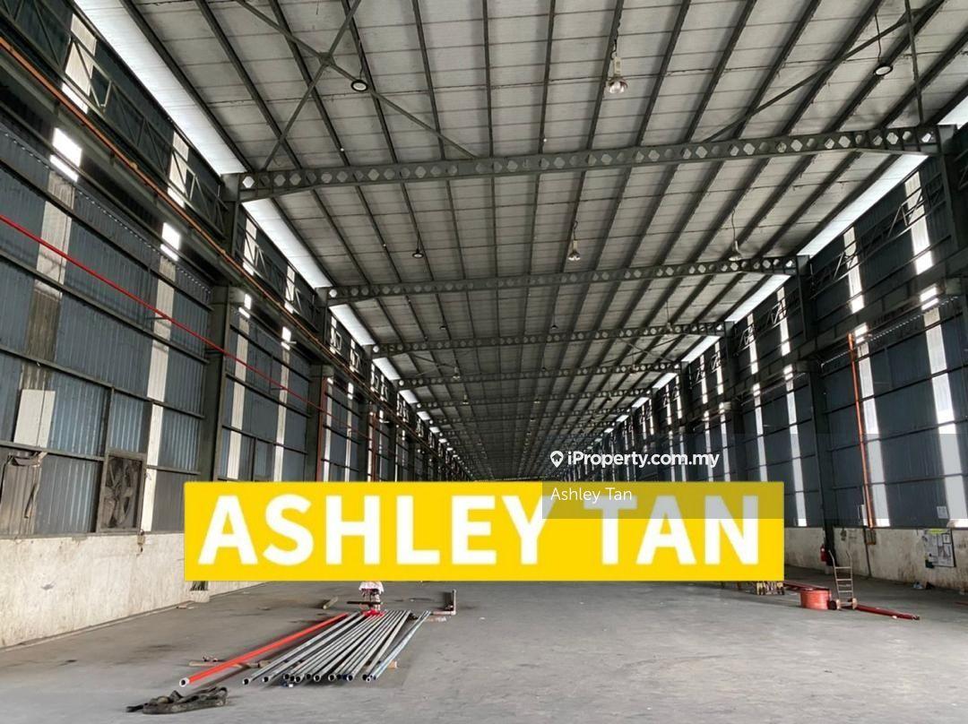 Long Shape Detached Factory Valdor 65,804sft With Overhead Crane 5 ton